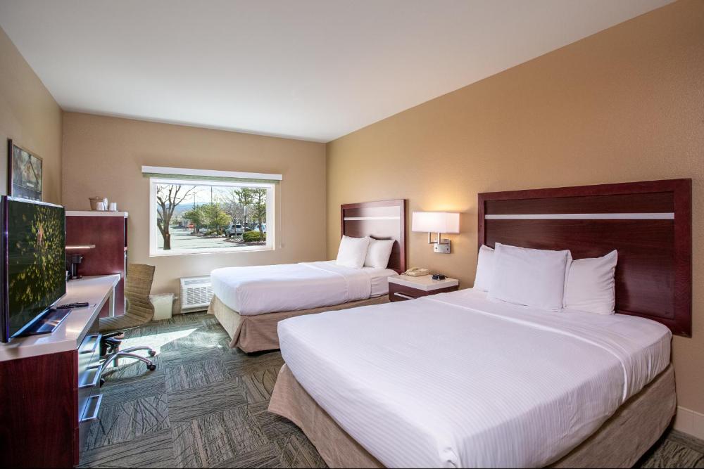 Junior Queen Suite interior